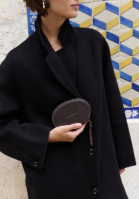 Женские аксессуары из кожи