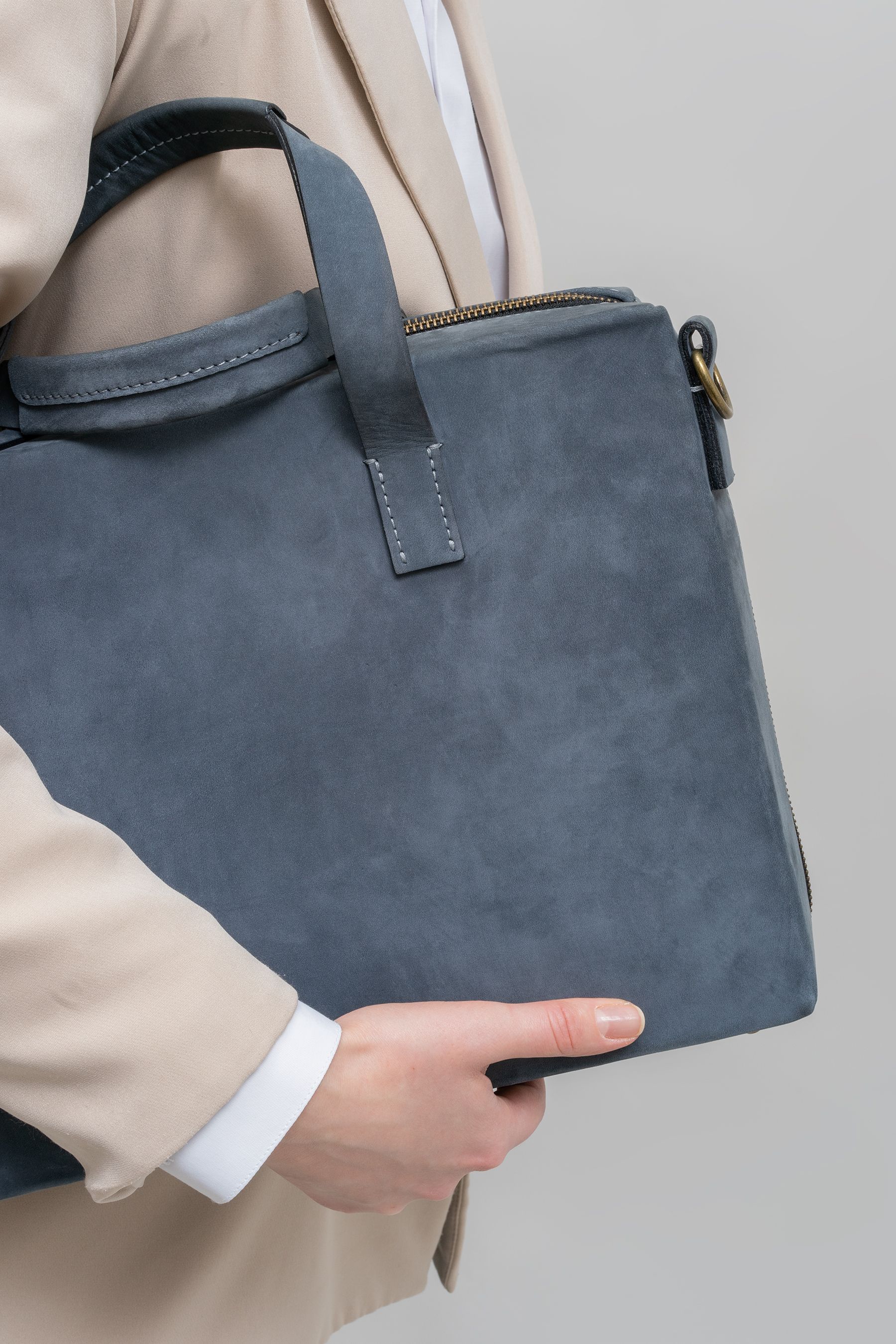 Дипломат Mon 5