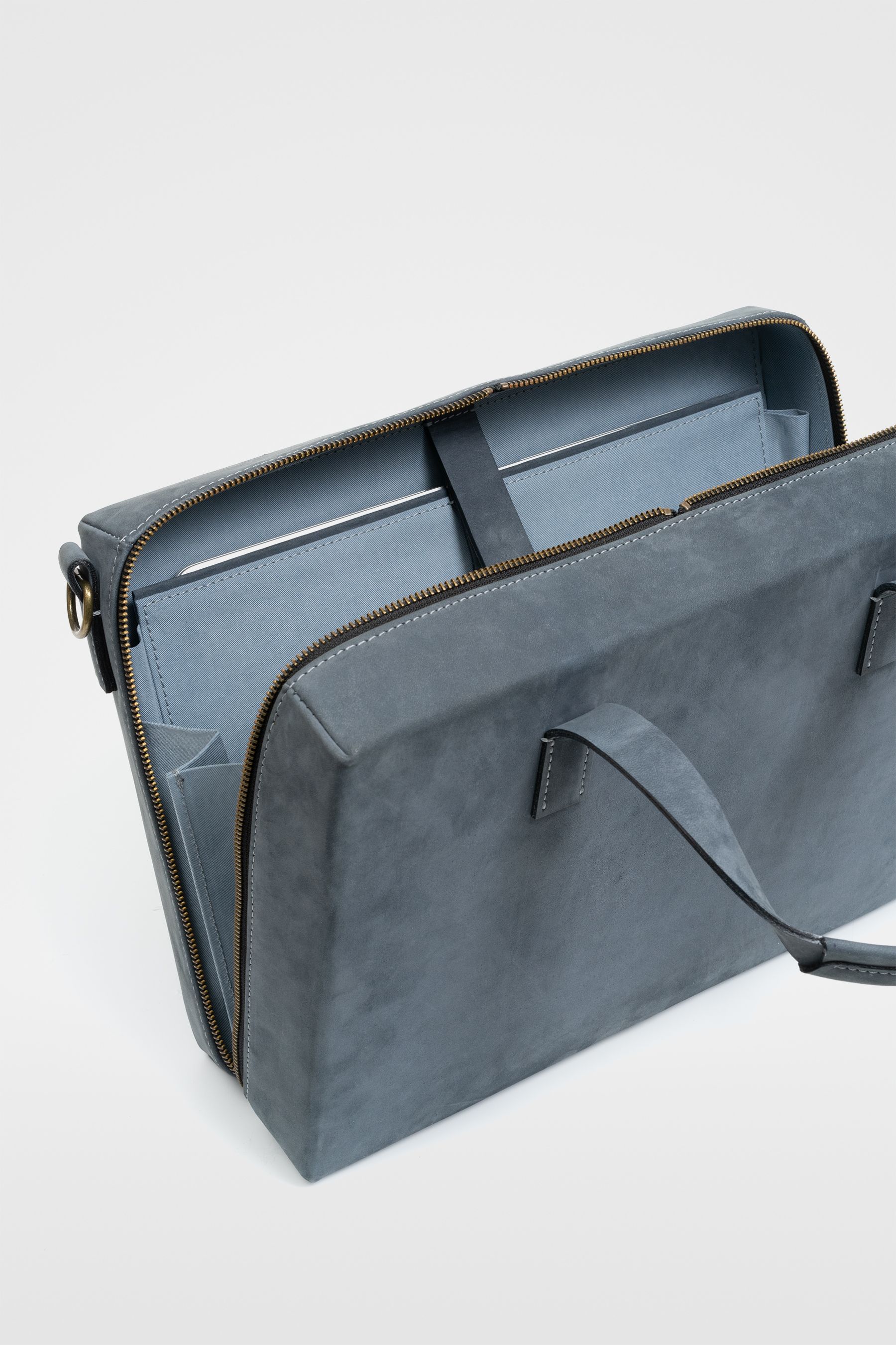 Дипломат Mon 2