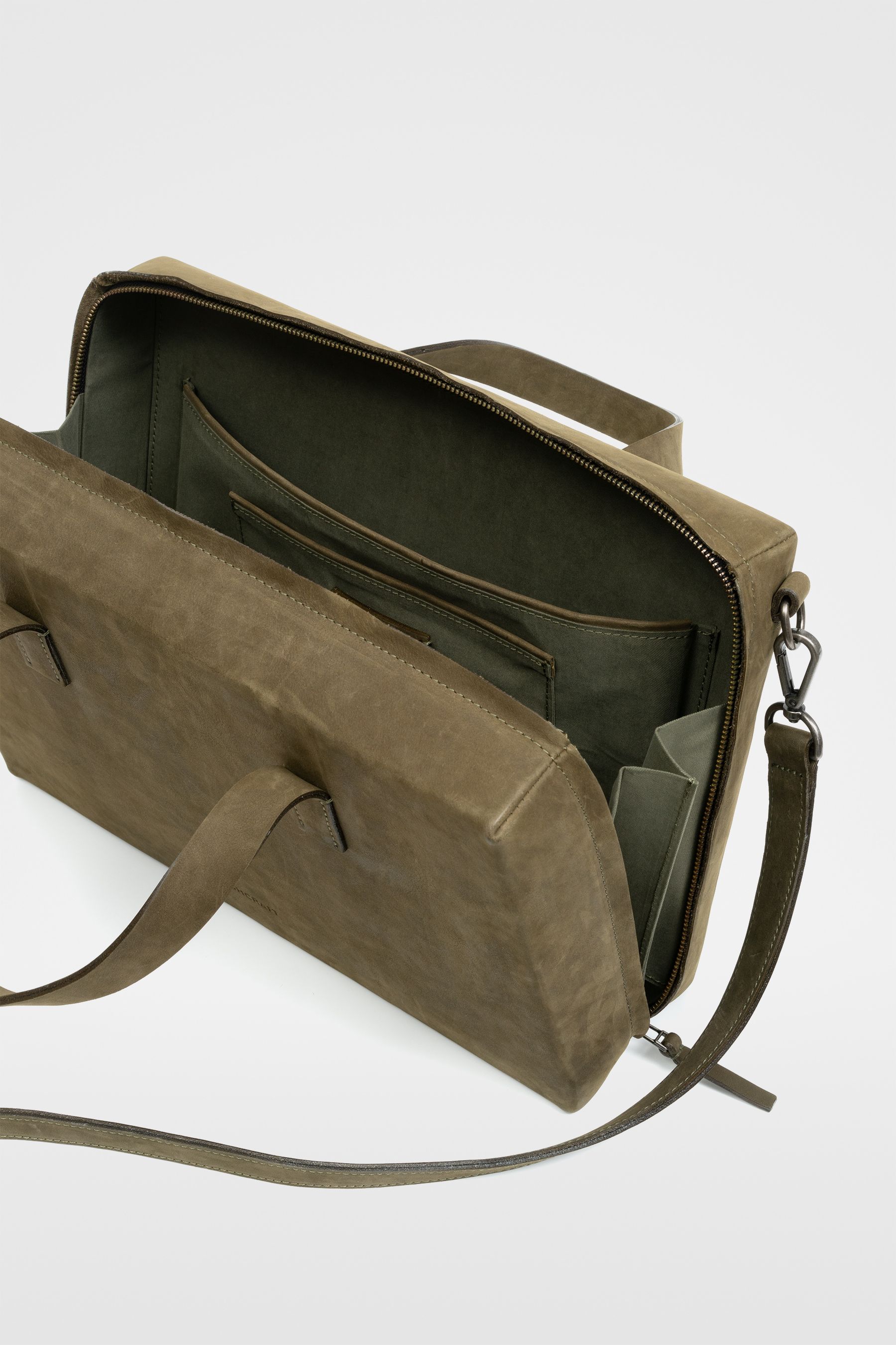 Дипломат Mon 3