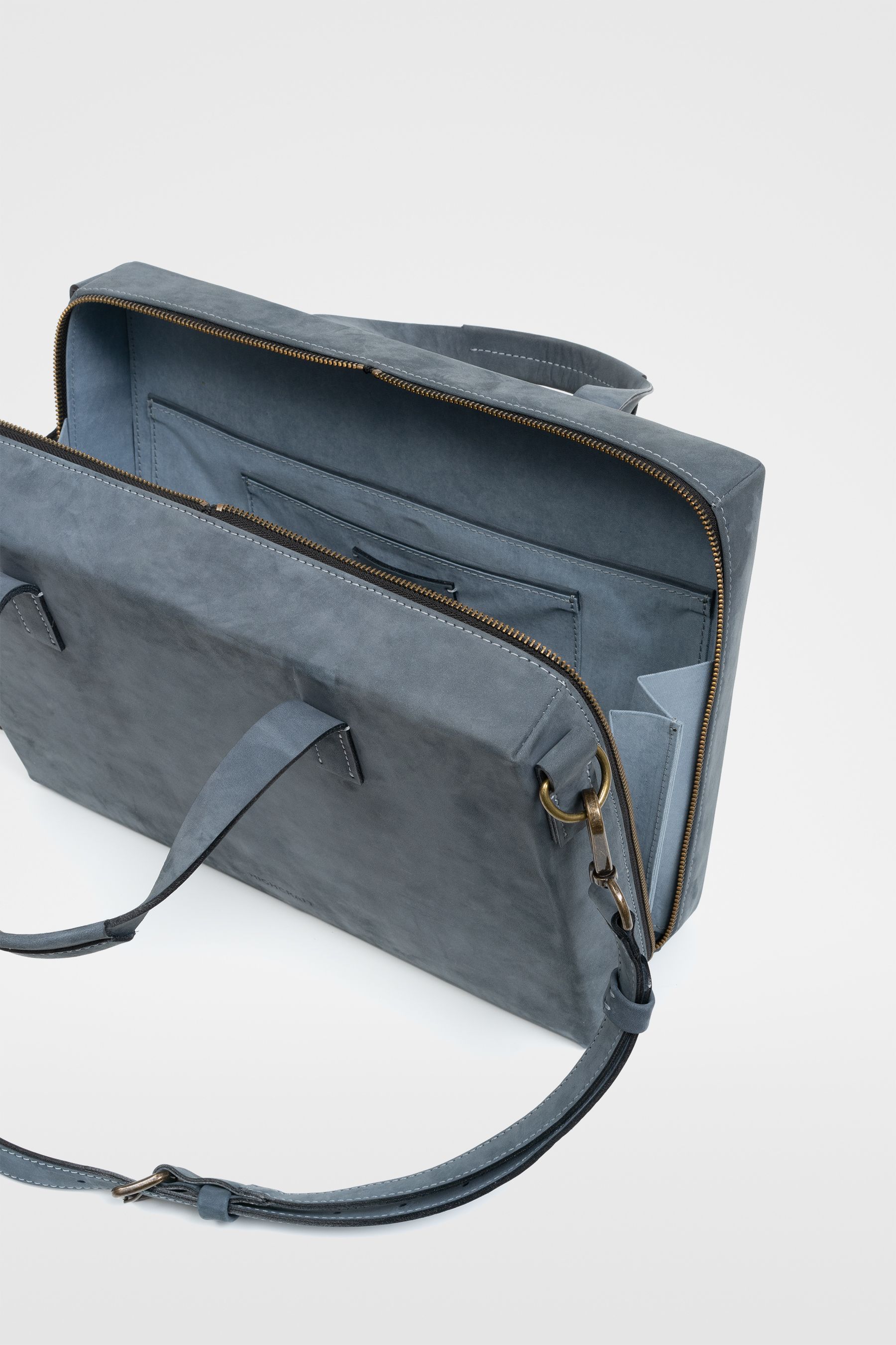 Дипломат Mon 3