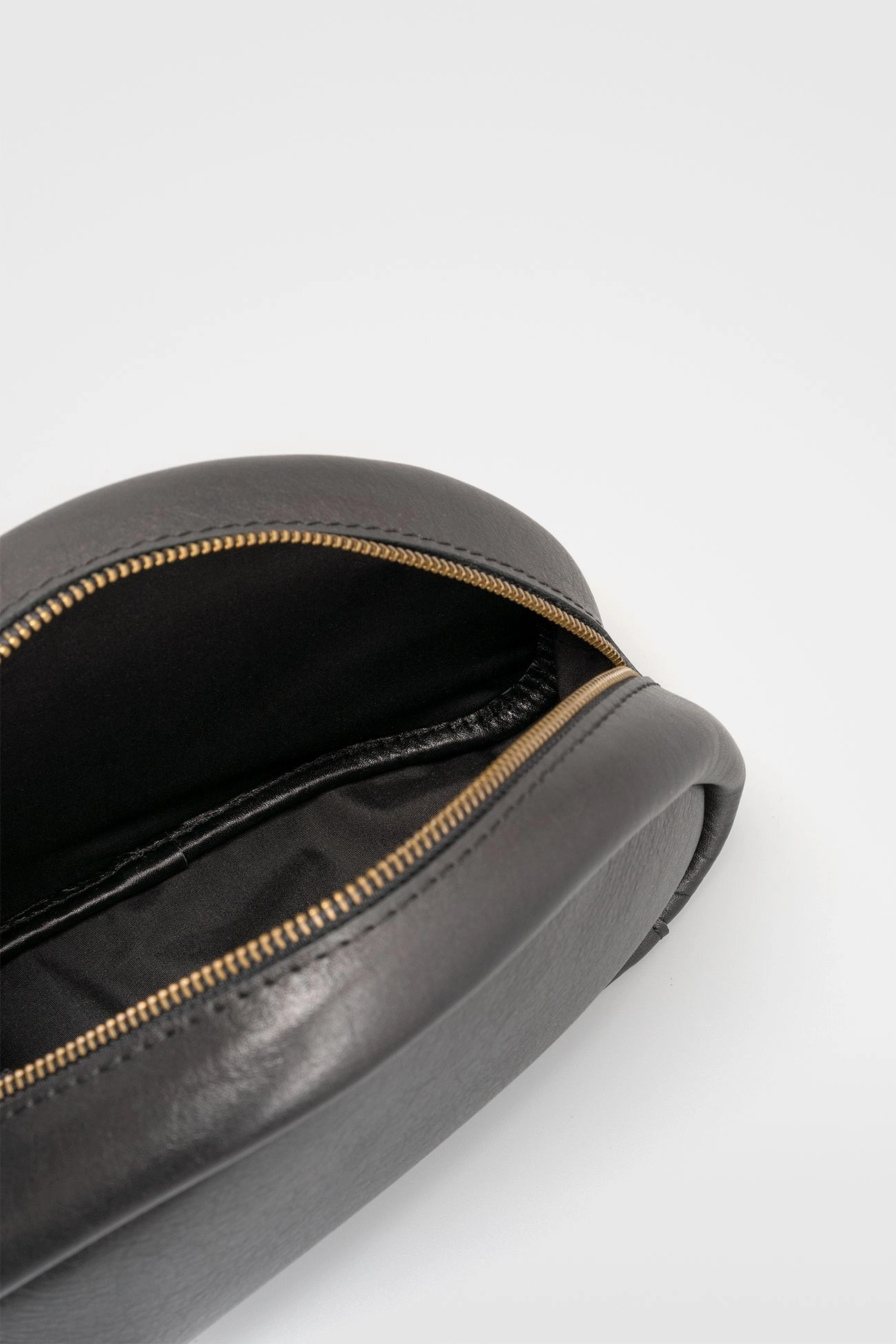 Несессер Юве M 4