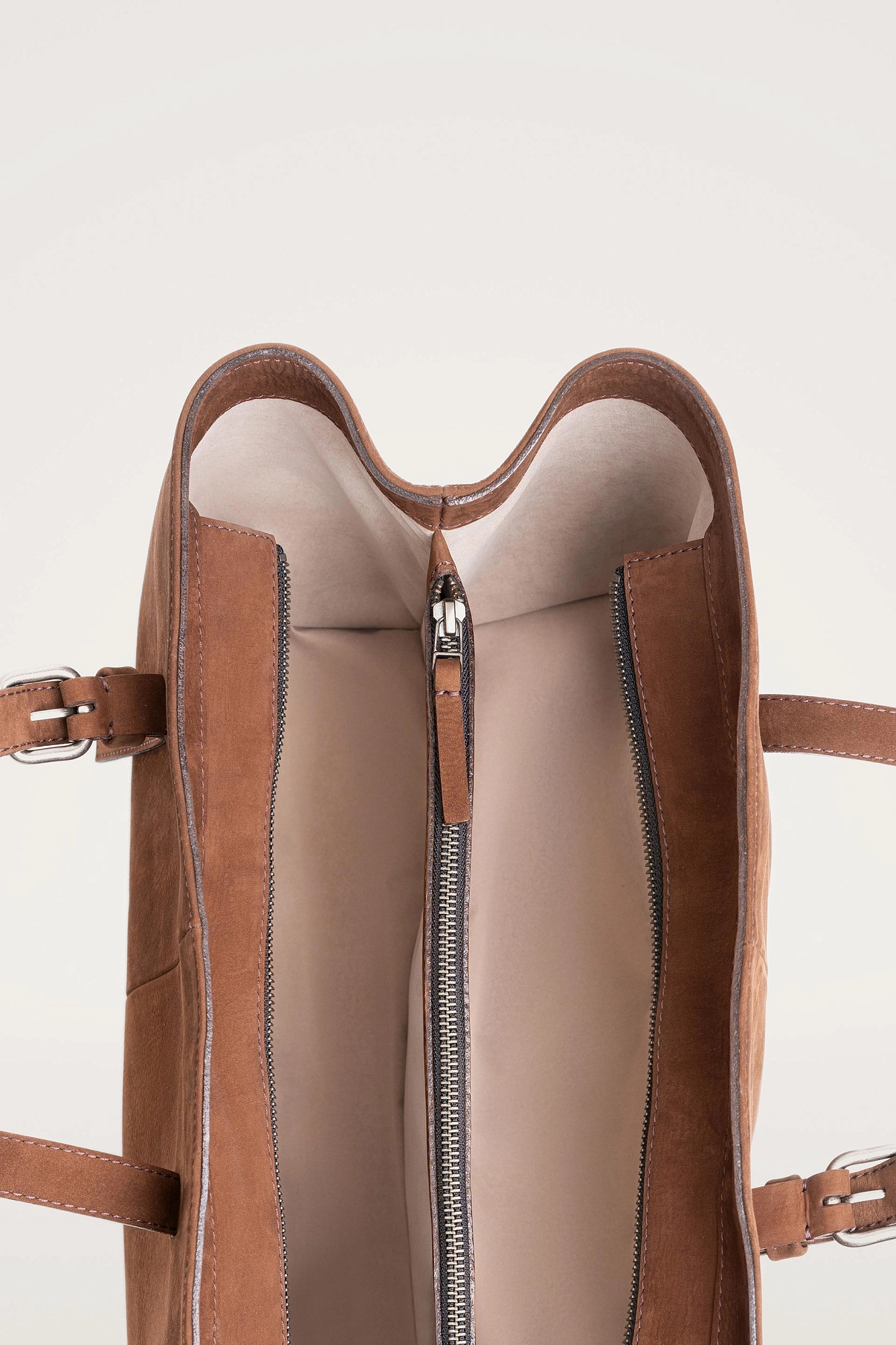 Тоут Дэйм 10