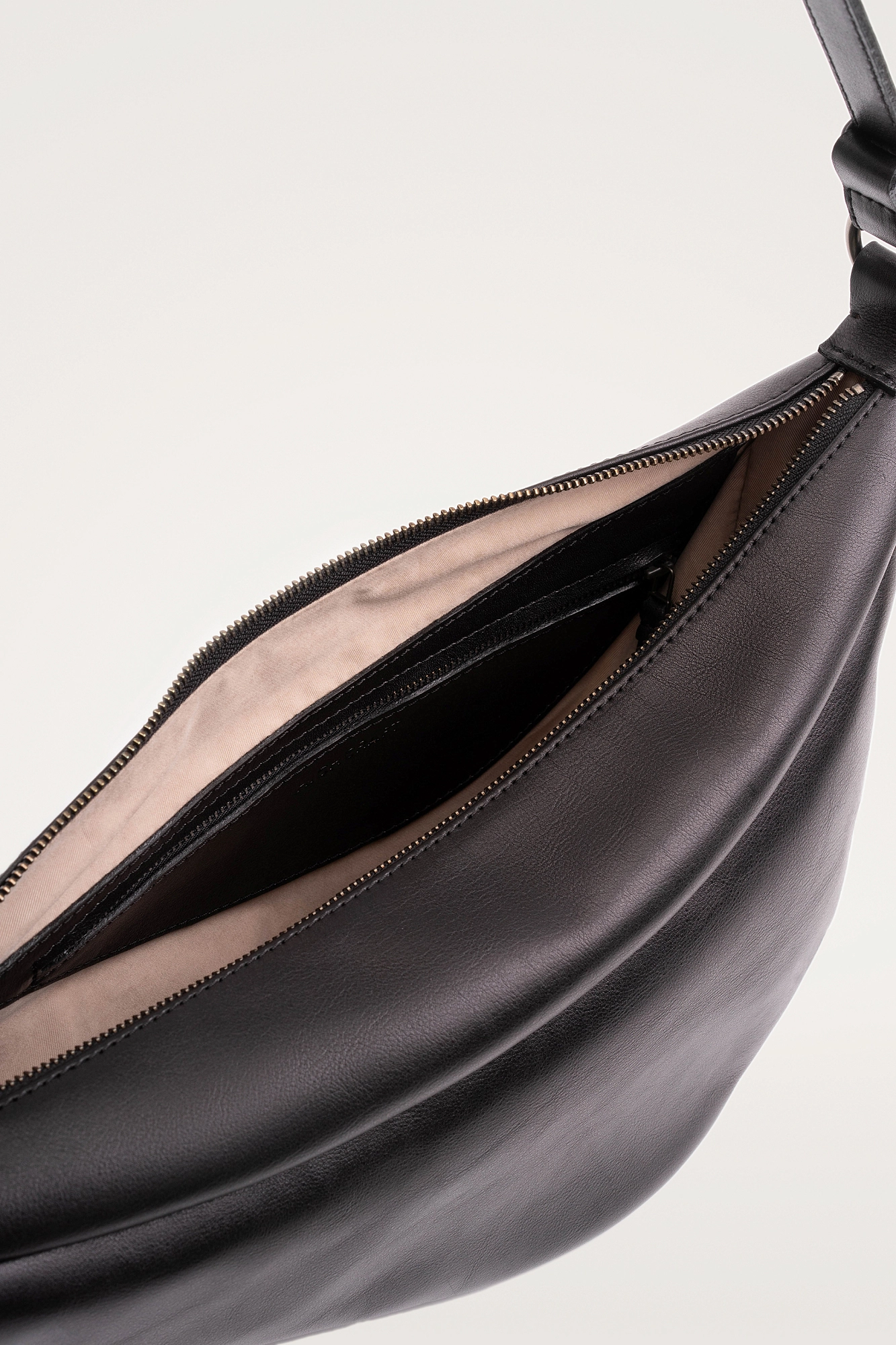 Кросс-боди Юки M 8